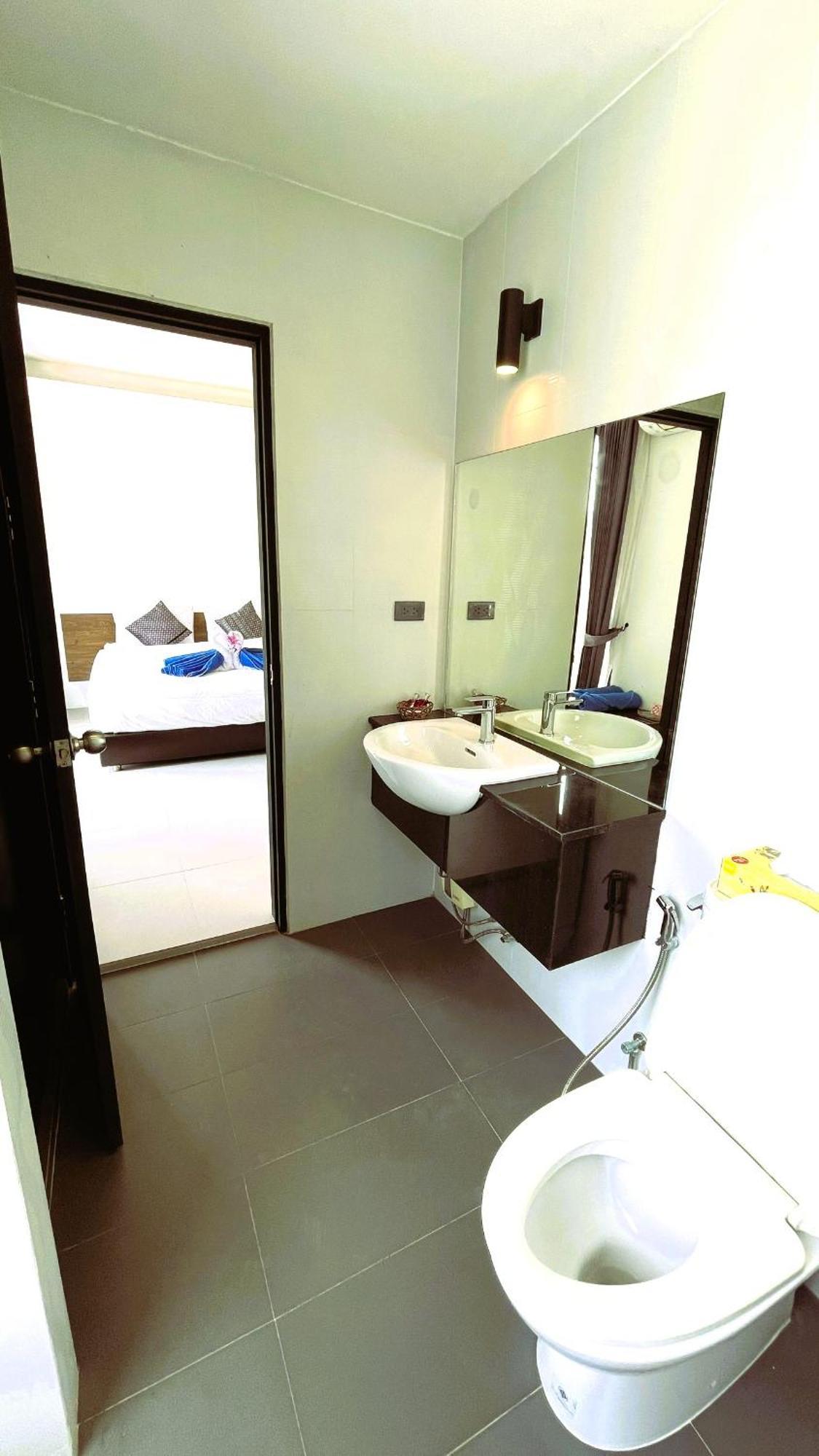 Rockstar Beach Apartments Bang Rak Beach  Εξωτερικό φωτογραφία